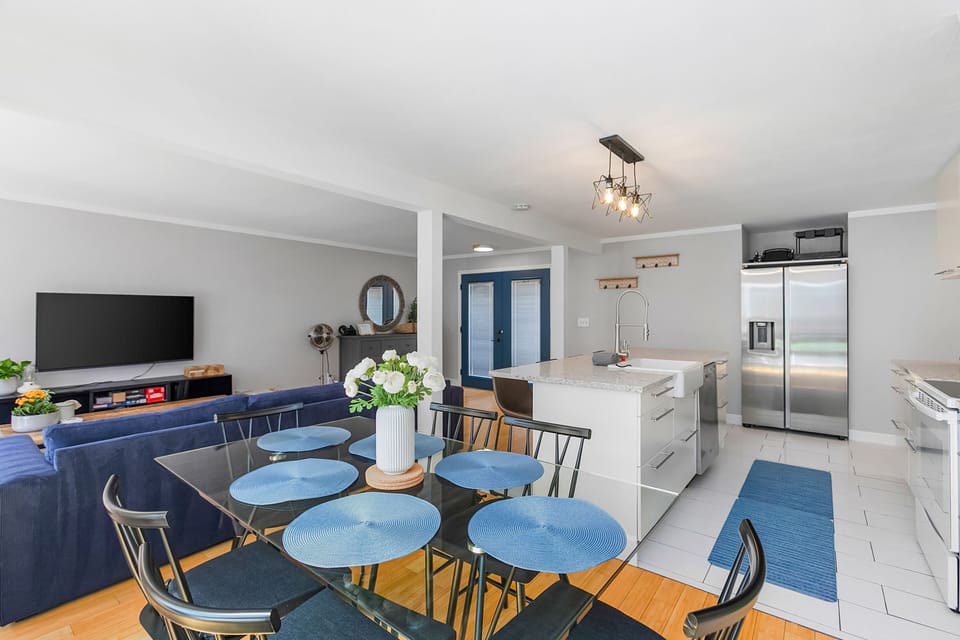 Classic Apartment | Private kitchen | Fridge, microwave, oven, dishwasher
