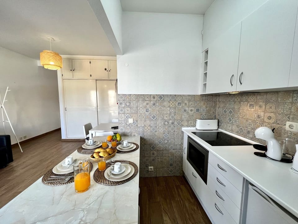 Apartment, 1 Bedroom, Pool Access | Private kitchen | Coffee/tea maker, microwave, oven, electric kettle