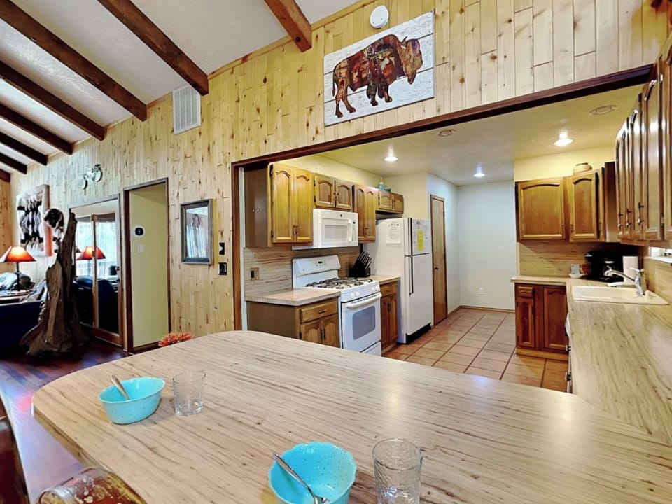 Studio (4 Bedrooms) | Property amenity
