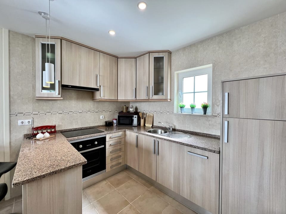House, 1 Bedroom, Terrace | Private kitchen | Coffee/tea maker, microwave, electric kettle, toaster