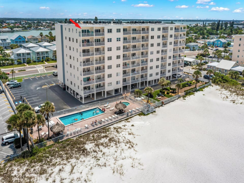 Condo (2 Bedrooms) | Property amenity