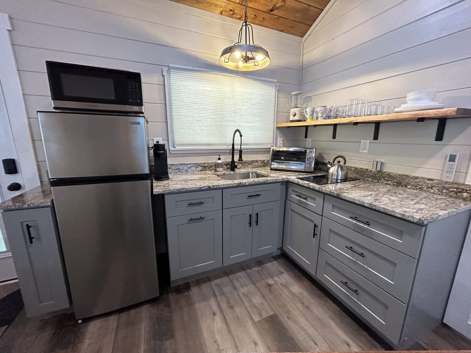 Fully Stocked Kitchen. Modern Amenities. Stylish decor. Keurig.