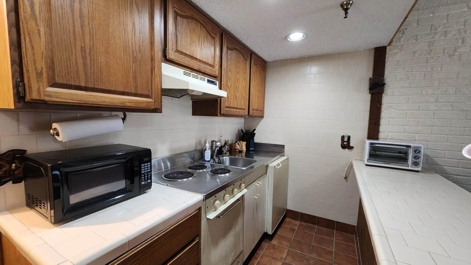 Rustic Country Living at River Ranch Sleeps 6! 102 (1996)