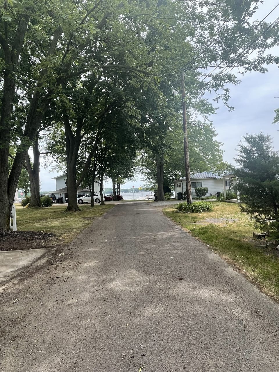 Round lake ~200ft