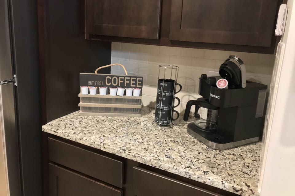 Dual Keurig - drip/pod coffee maker!