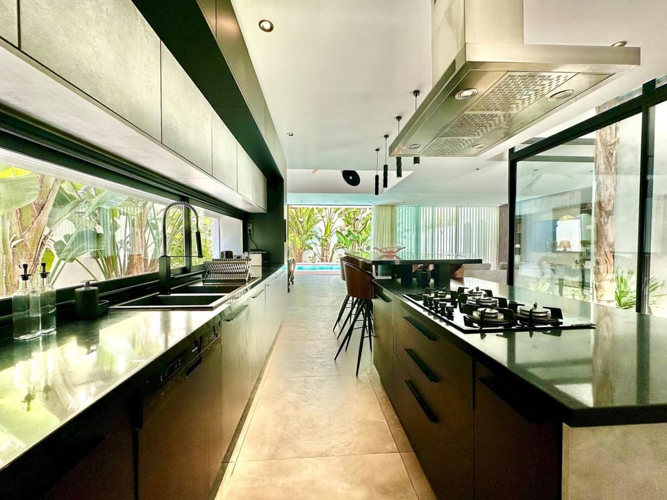 House, Smoking
