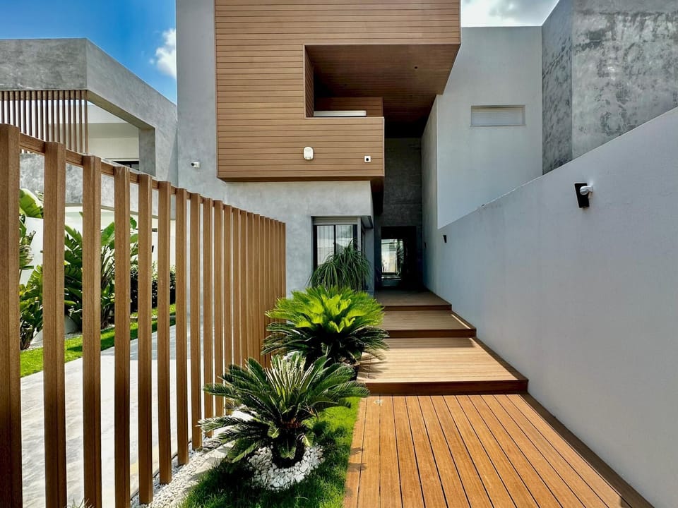 House, Smoking