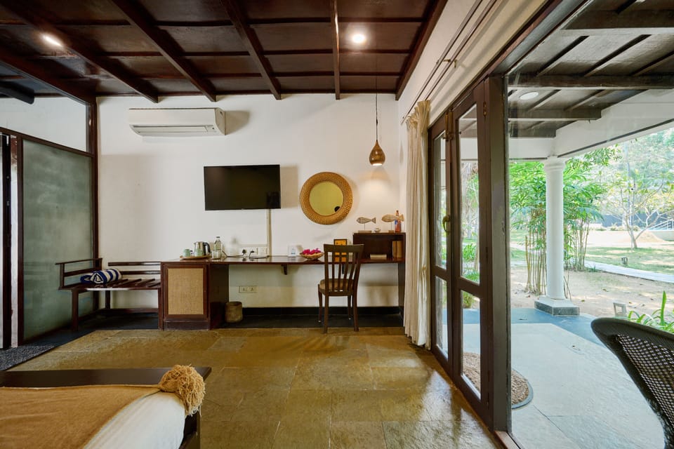 Luxury Double Room | WiFi (free), bed sheets