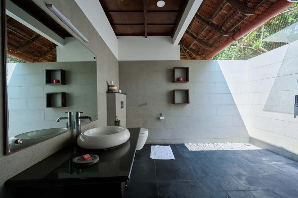 Rainfall showerhead, slippers, towels