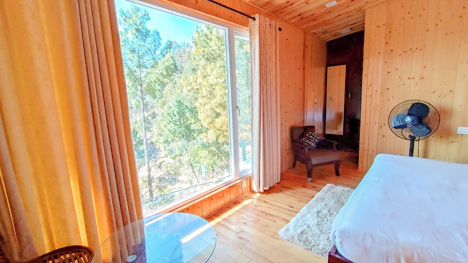 Cottage Valley View | Egyptian cotton sheets, premium bedding, down comforters