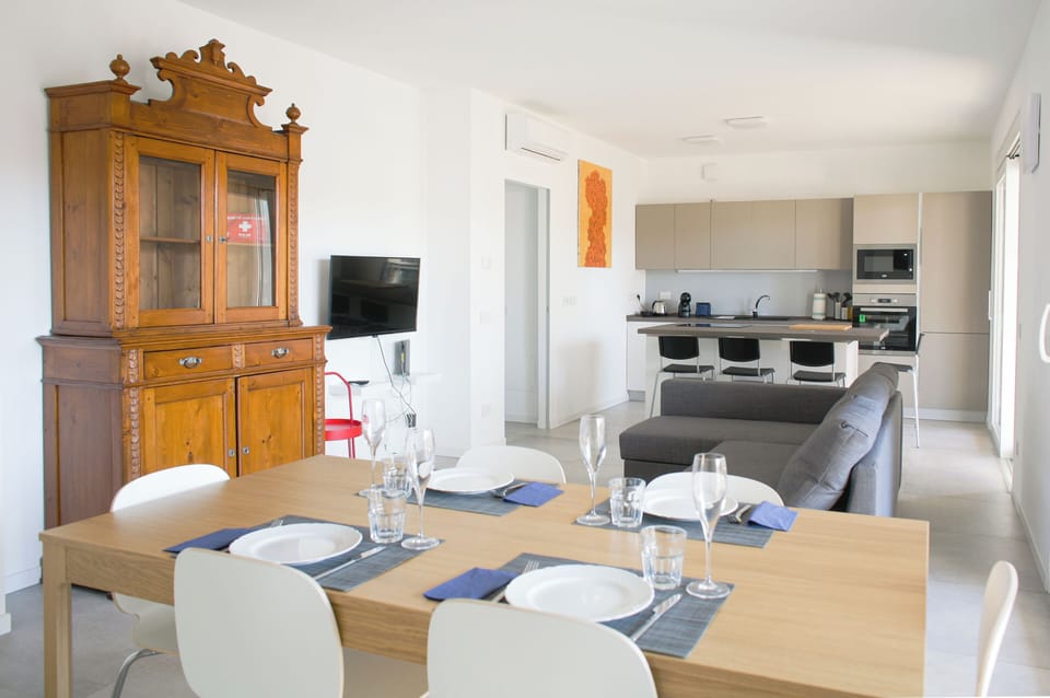 Apartment | Living area | Flat-screen TV