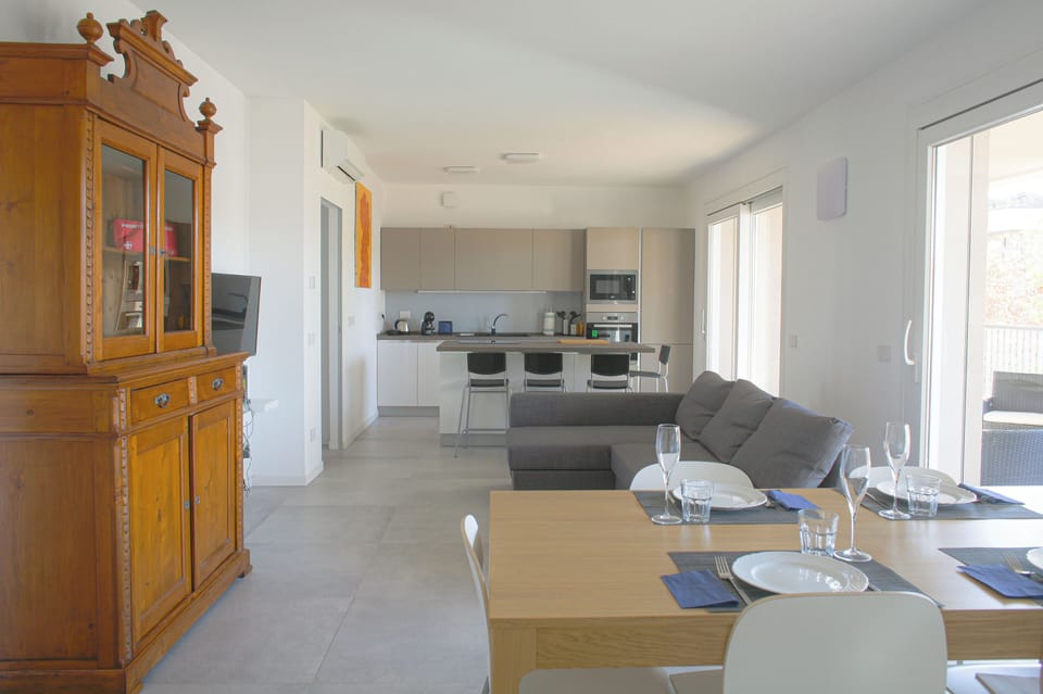 Apartment | Living area | Flat-screen TV