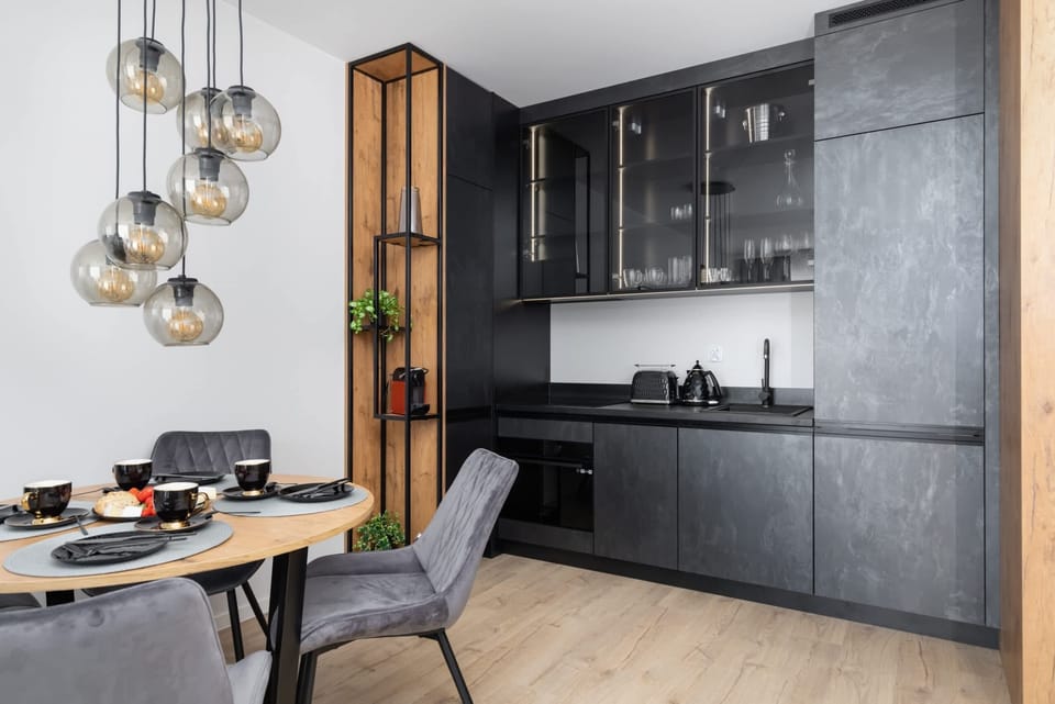 Modern, fully equipped kitchenette. 
