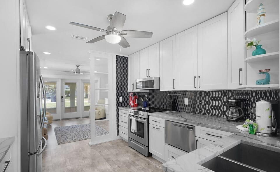 Updated full kitchen