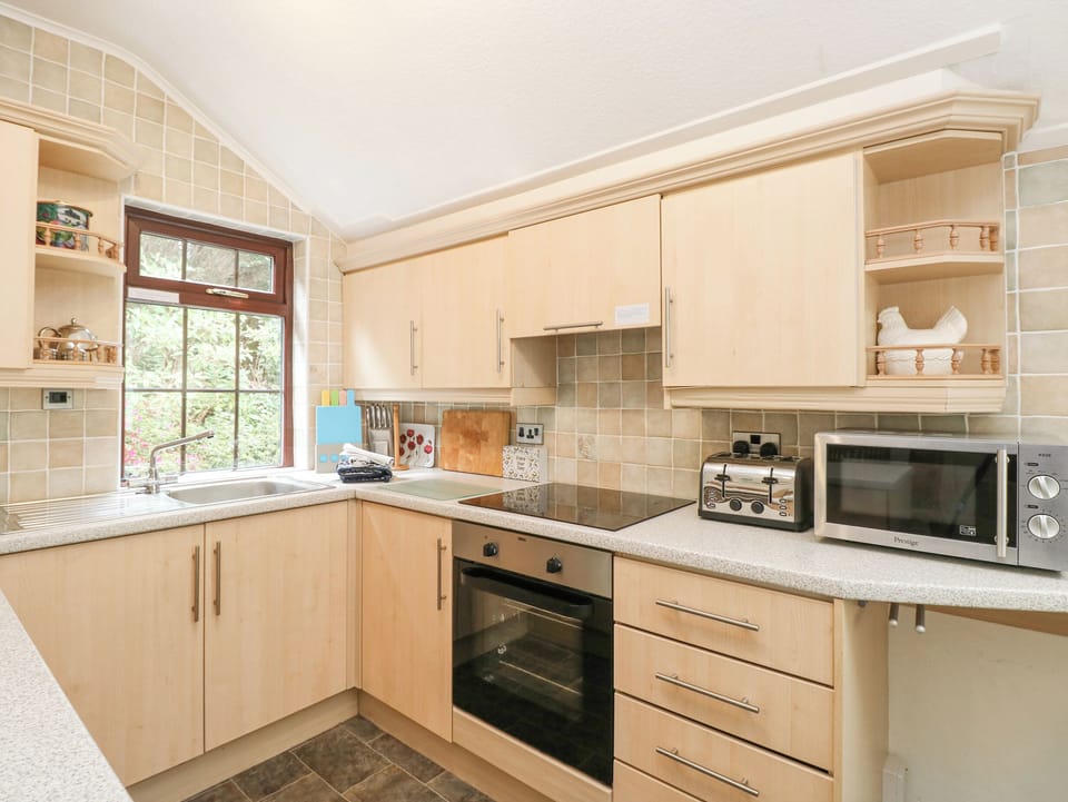Cottage | Private kitchen | Fridge, dishwasher, electric kettle, toaster