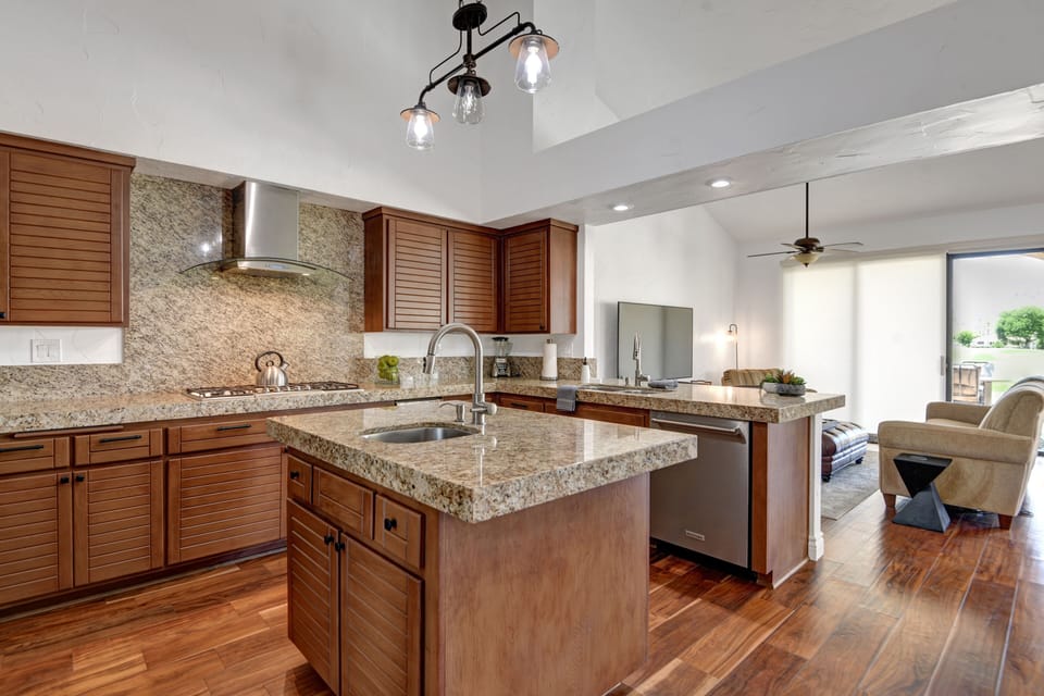 KITCHEN OUT
