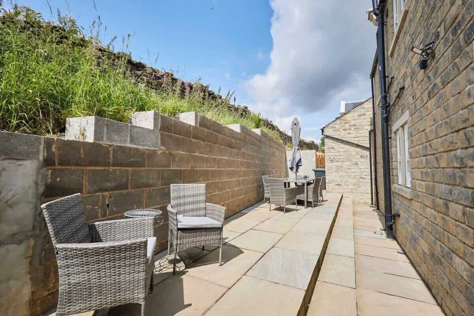 Clackgill Cottage, Middlesmoor - Host & Stay