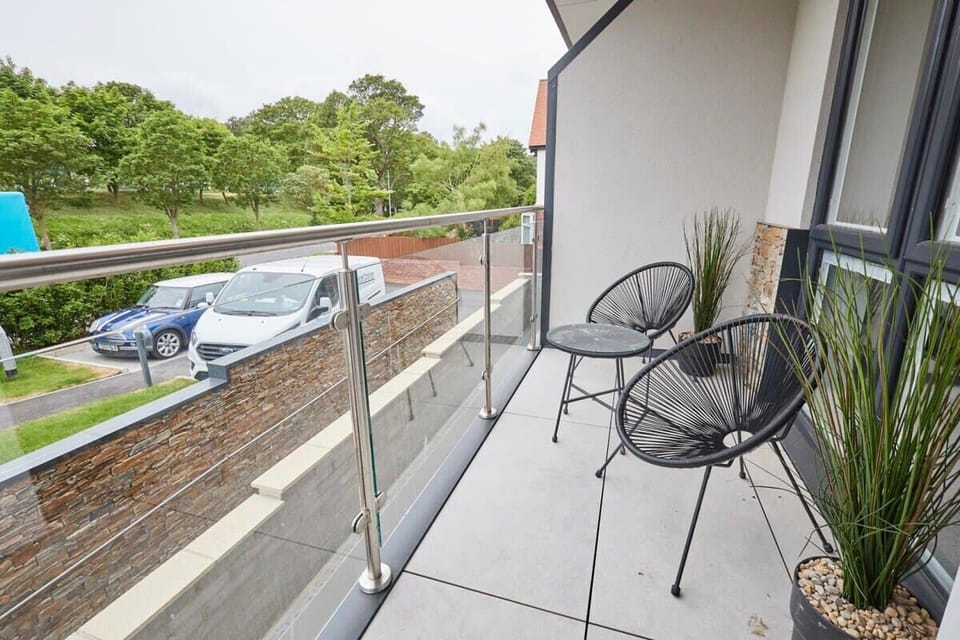 Scarborough View Luxury Apartment,  Scarborough - Host & Stay