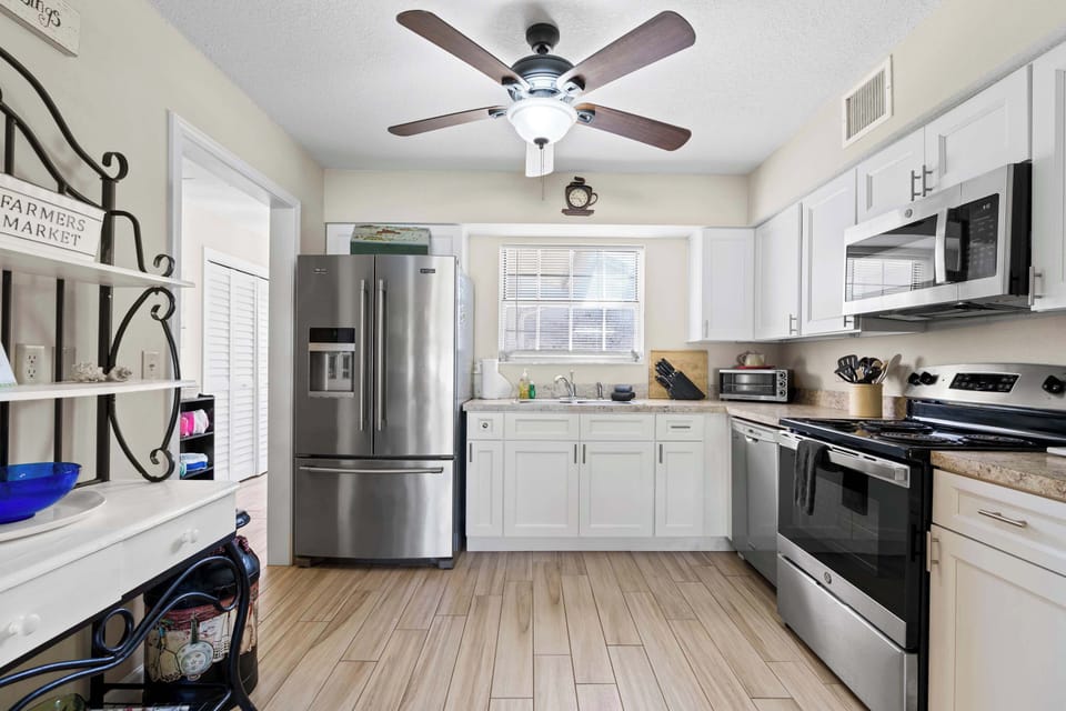 Keep all your vacation supplies fresh with ample fridge and freezer space.
