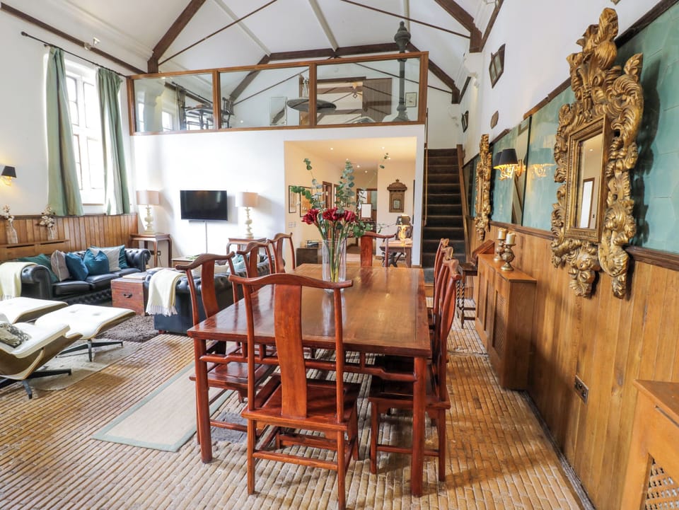 Cottage | Interior
