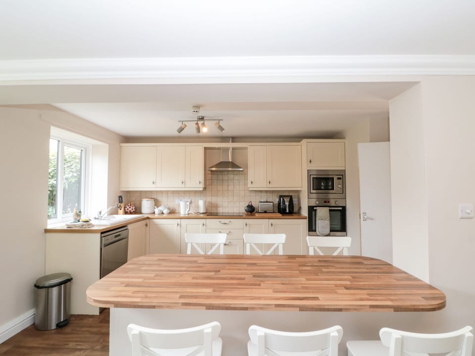 Cottage | Interior