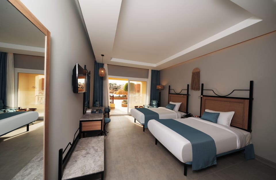 Boho Room Sea View | Free minibar items, in-room safe, individually decorated