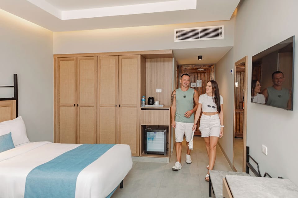 Boho Room Sea View | Free minibar items, in-room safe, individually decorated