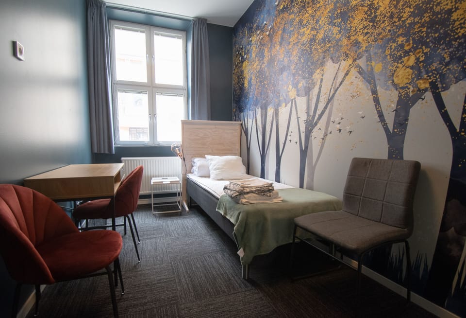Single Room | Individually decorated, desk, laptop workspace, free WiFi