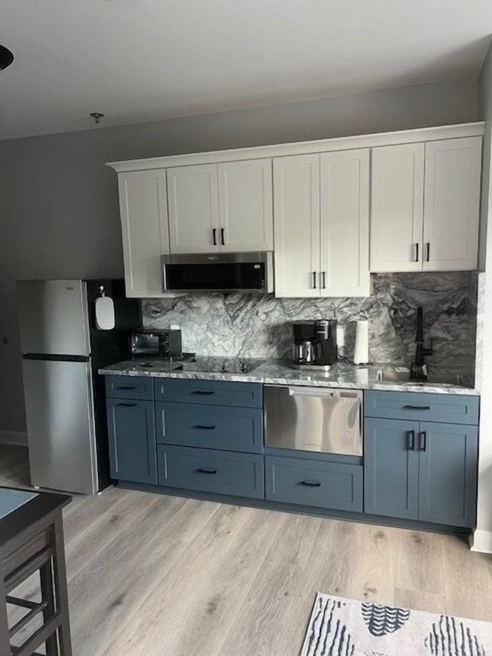 Kitchenette (2)