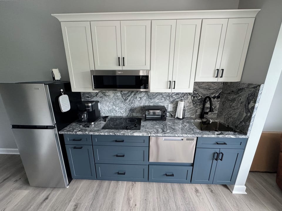 Kitchenette (1)