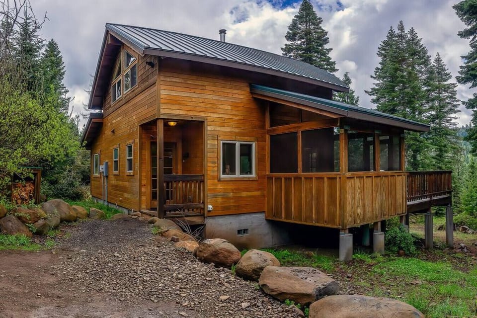 Exterior View of Mayfield Gardens