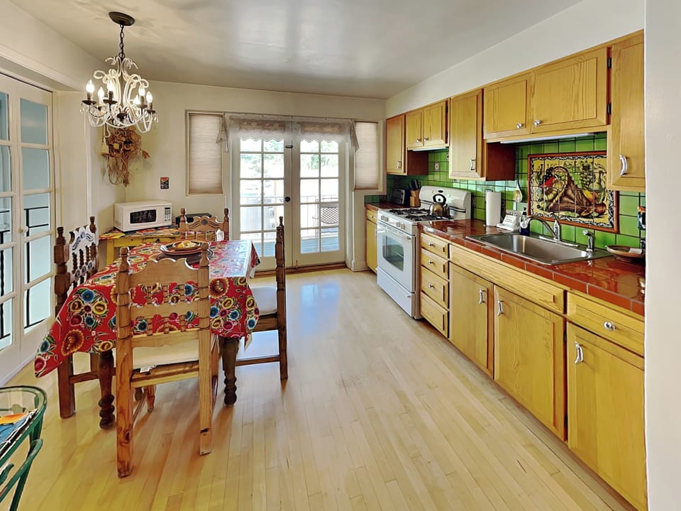 Condo (2 Bedrooms) | Property amenity