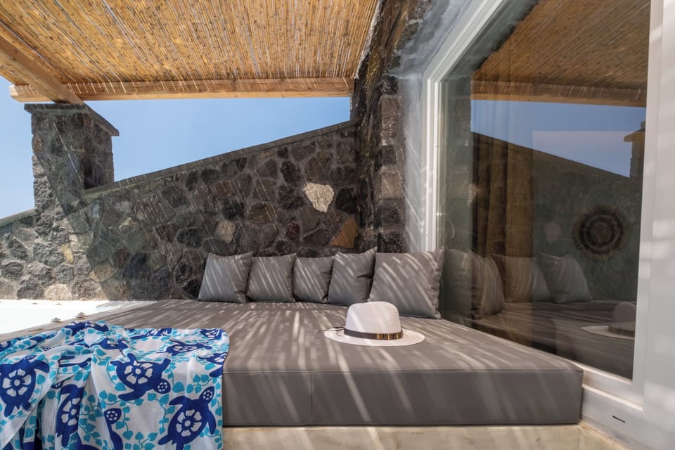 Junior Suite, Multiple Beds, Hot Tub, Sea View | 1 bedroom, individually decorated, individually furnished