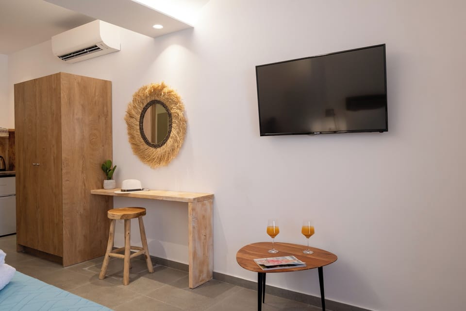 Junior Suite, Hot Tub, Beachside (4 Guests) | 1 bedroom, individually decorated, individually furnished