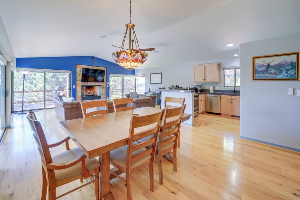Dining Area | Dining Table | Dishware/Flatware
