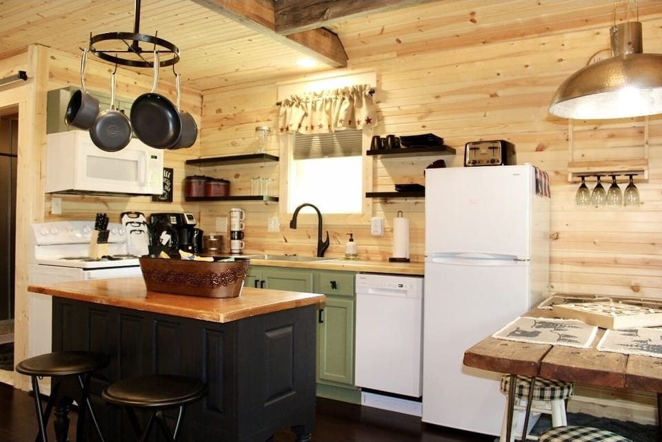 Kitchen with all the amenities to cook a great meal 