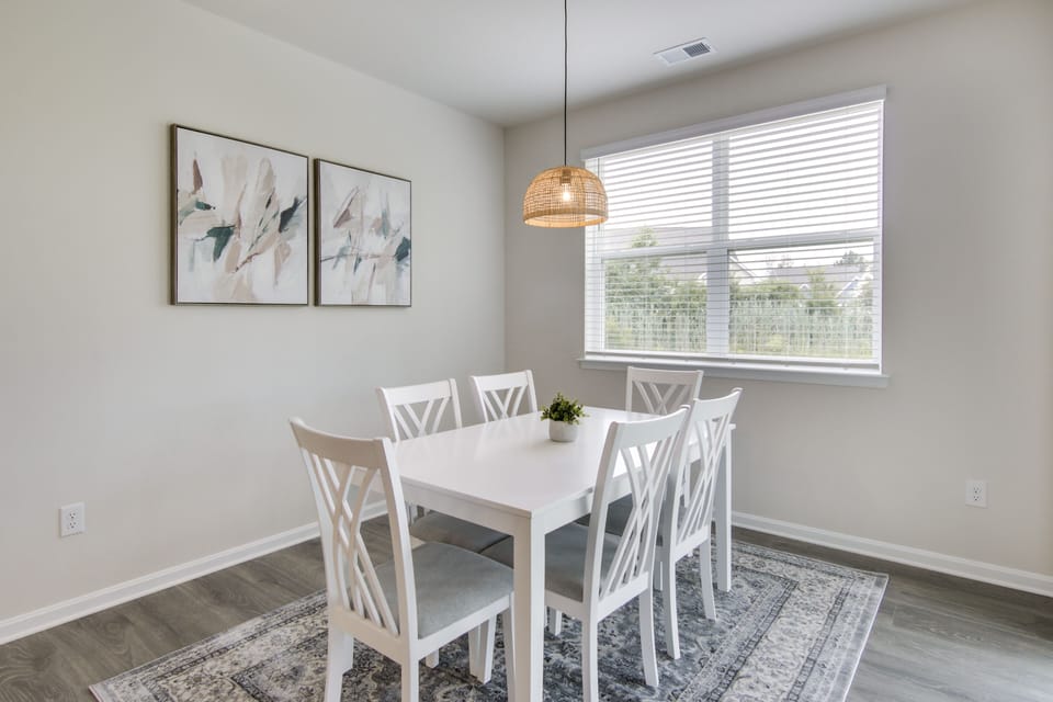 Dining Area | Dishware & Flatware Provided