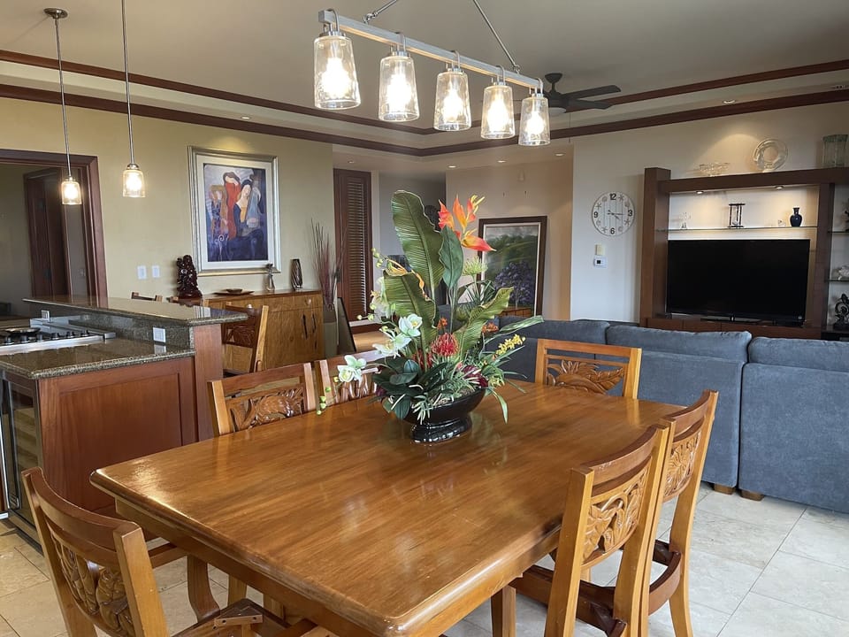 Dining table with seating for 6.