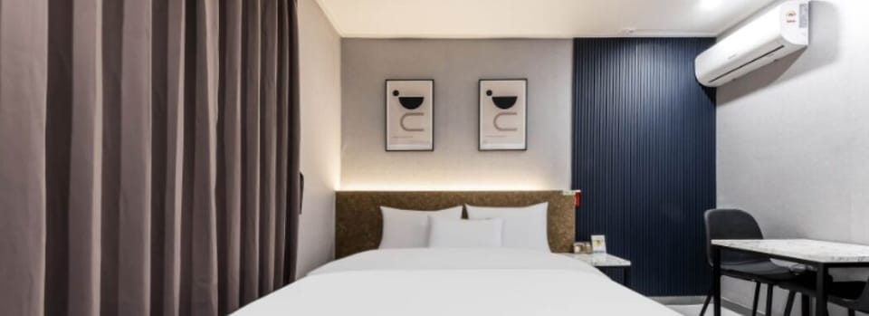 Basic Double Room | Free WiFi, bed sheets