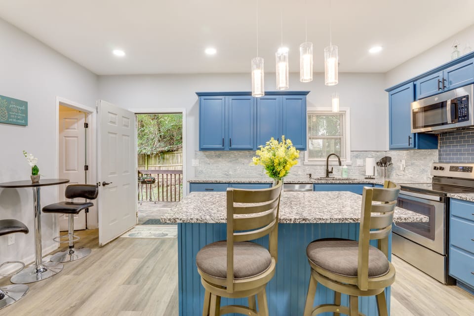 Kitchen | Drip Coffee Maker | Spices | Dishwasher