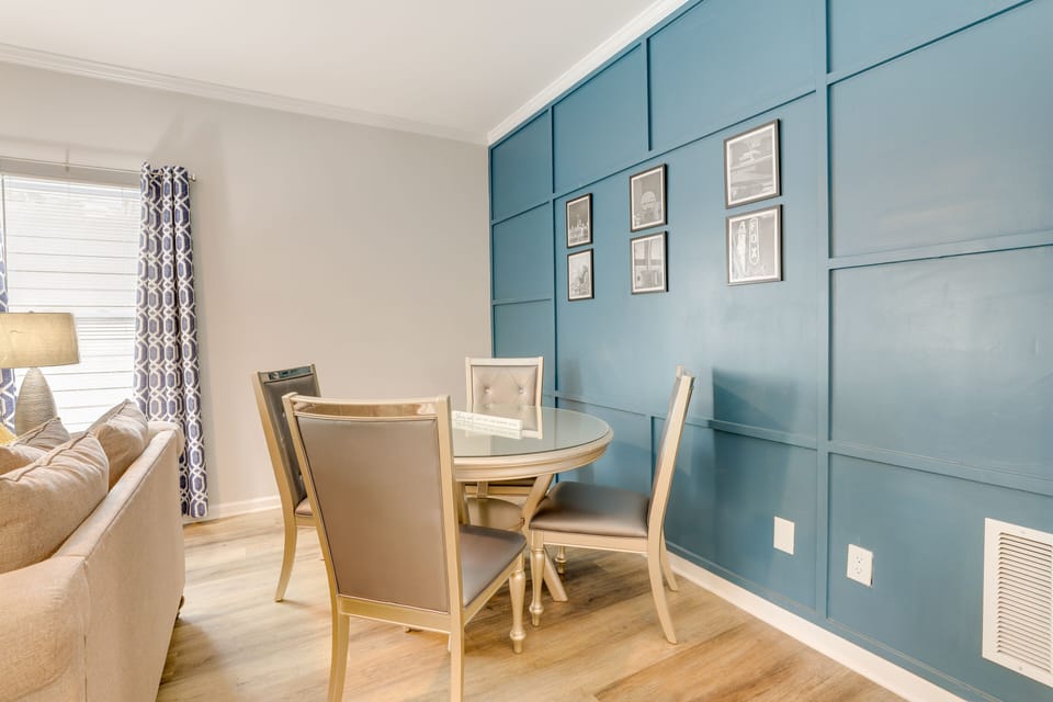 Dining Area | Dishware Provided