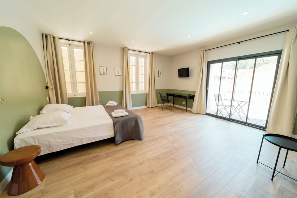 Deluxe Double Room, Pool View | Blackout drapes, soundproofing, iron/ironing board, WiFi (free)
