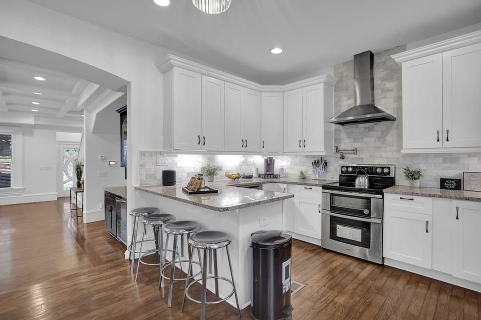 House, Accessible | 6 bedrooms, desk