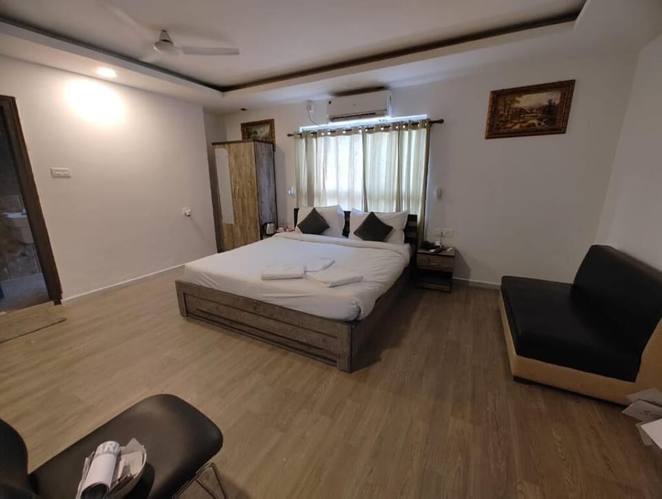 Deluxe Double Room | Free WiFi