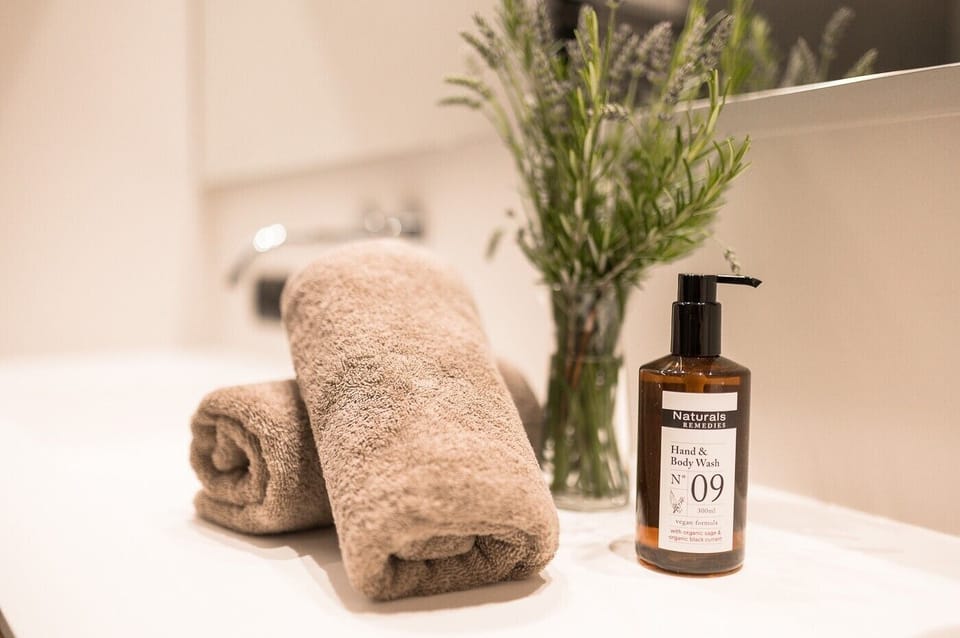 Bathroom amenities