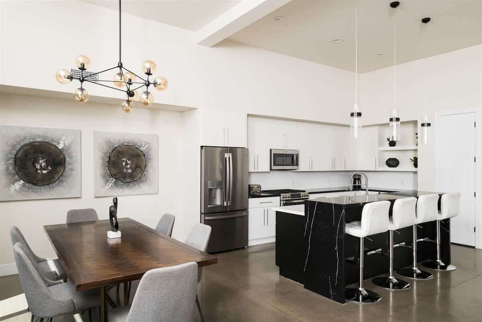 Spacious and updated kitchen area