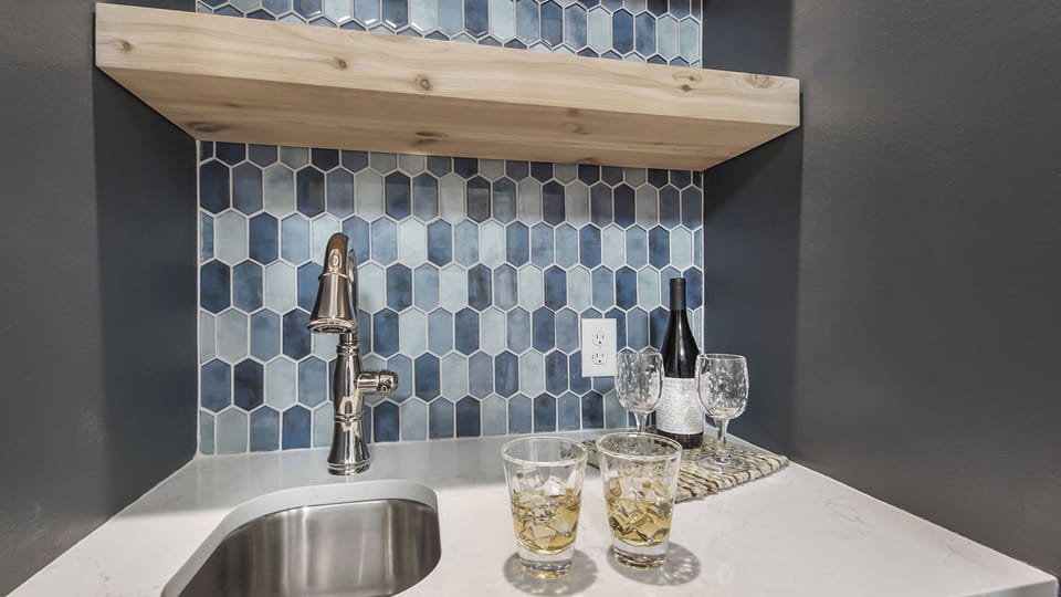 1st floor wet bar