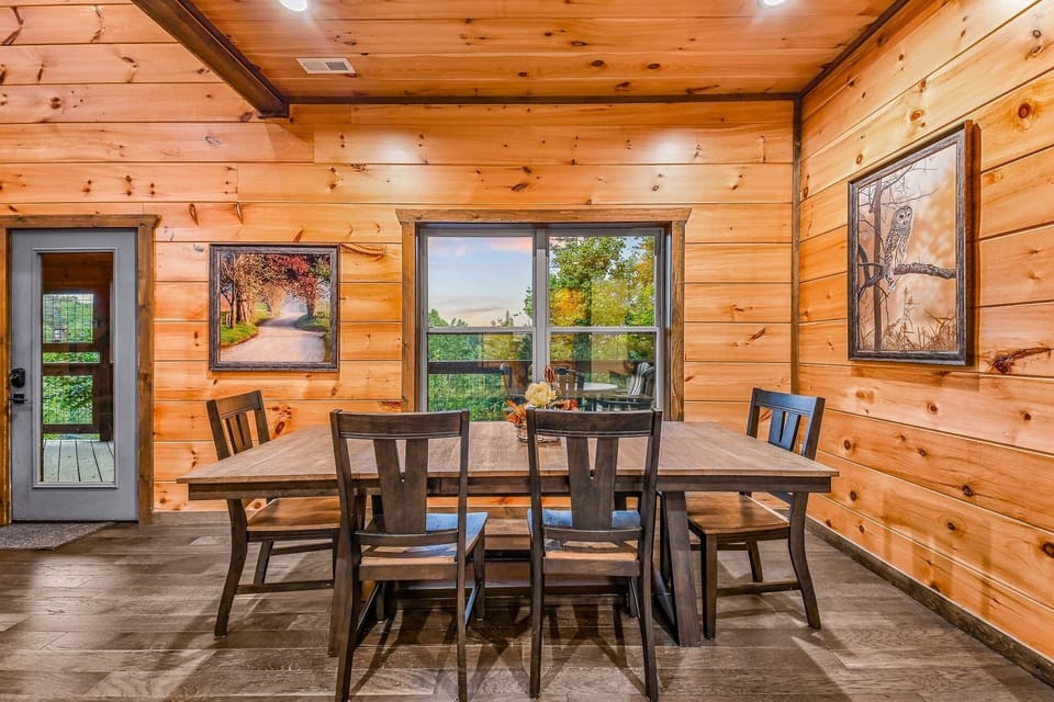 Cabin, 2 Bedrooms | Dining