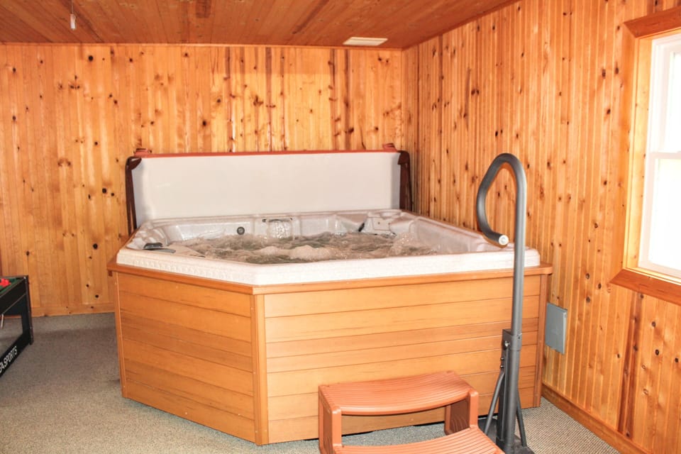 The hot tub is closed May, June, July, August, Sept because it’s hot out.