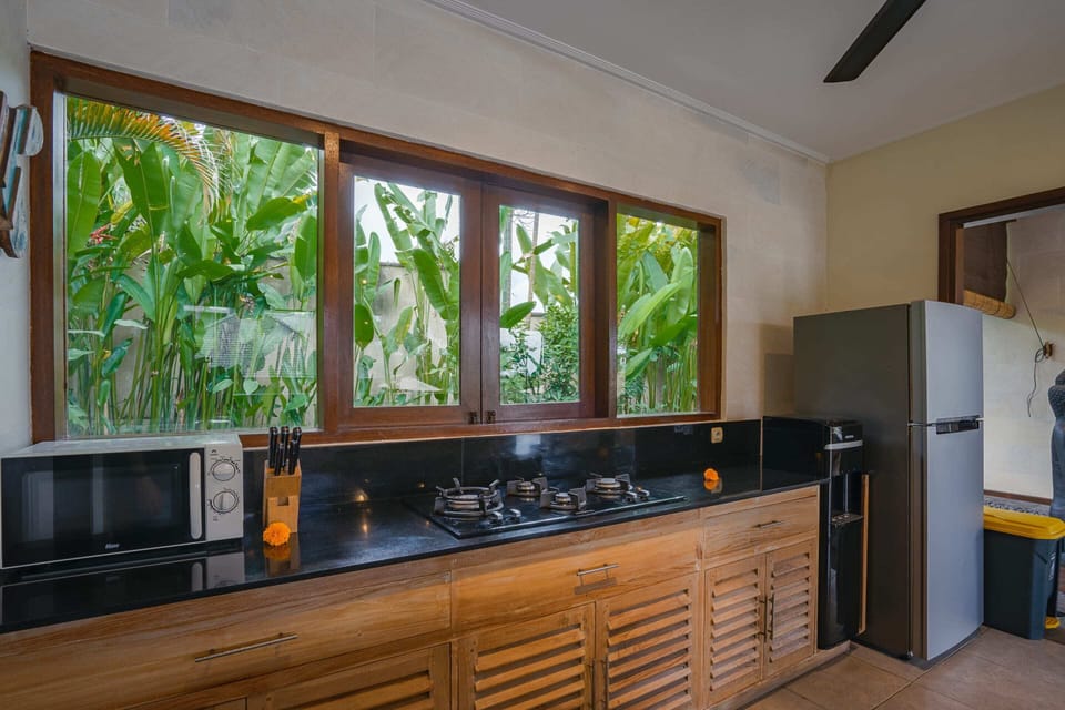 Basic Villa, Multiple Beds | Private kitchen | Fridge, microwave, stovetop, electric kettle